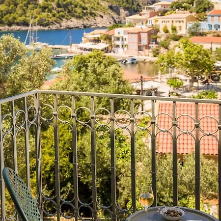 Chromata Assos Kefalonia ホテル 3*