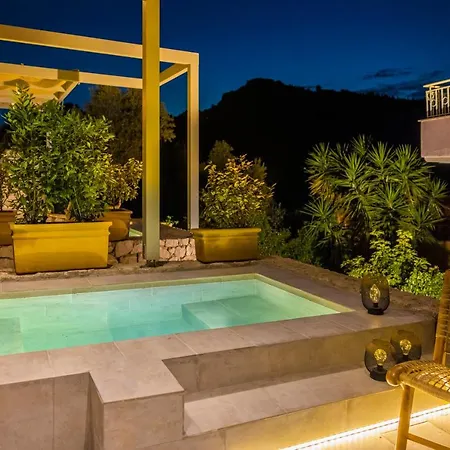 Chromata Assos Kefalonia מלון אסוס