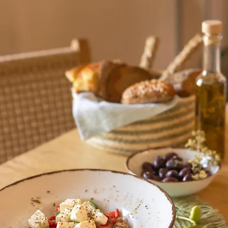 Chromata Assos Kefalonia מלון