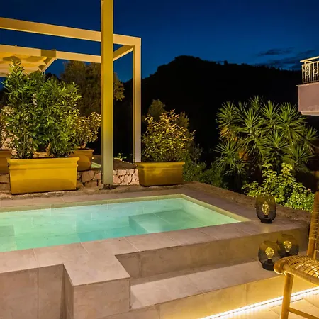 Chromata Assos Kefalonia אסוס