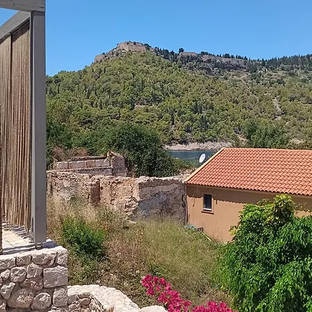 מלון Chromata Assos Kefalonia 3*