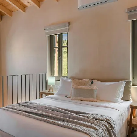 Hotel Chromata Assos Kefalonia 3*