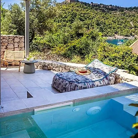 Chromata Assos Kefalonia 3*