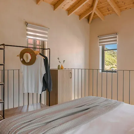 Hotel Chromata Assos Kefalonia 3*